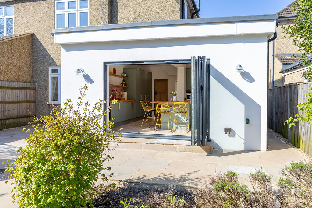 Wraparound extension in Croydon, London, completed image 6.