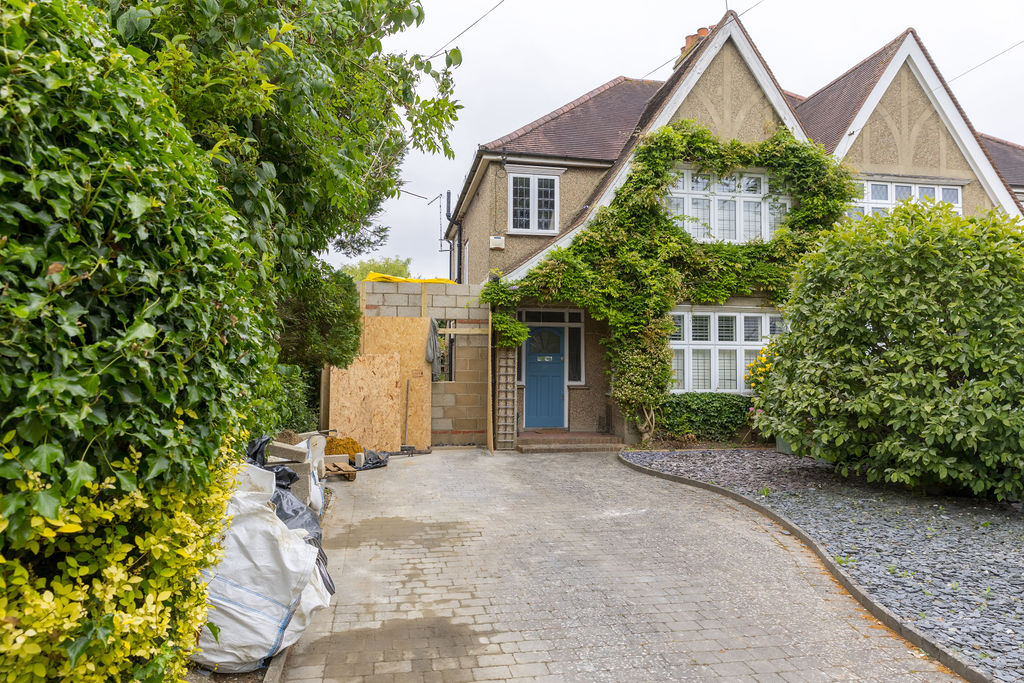 Wraparound extension in Croydon, London.