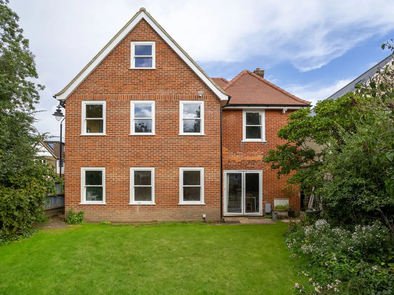 Multi-storey extension in Guildford, Surrey. A completed Plan Hub project.