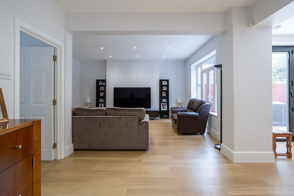 Kitchen extension in Watford, Hertfordshire, completed image 10.